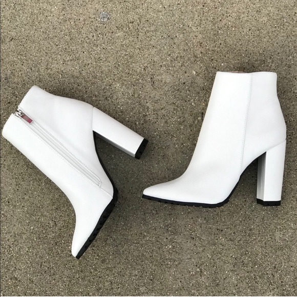 3 Left! Qupid Signal White Block Heel Grip Sole Festival Bootie 6 - Picture 4 of 6